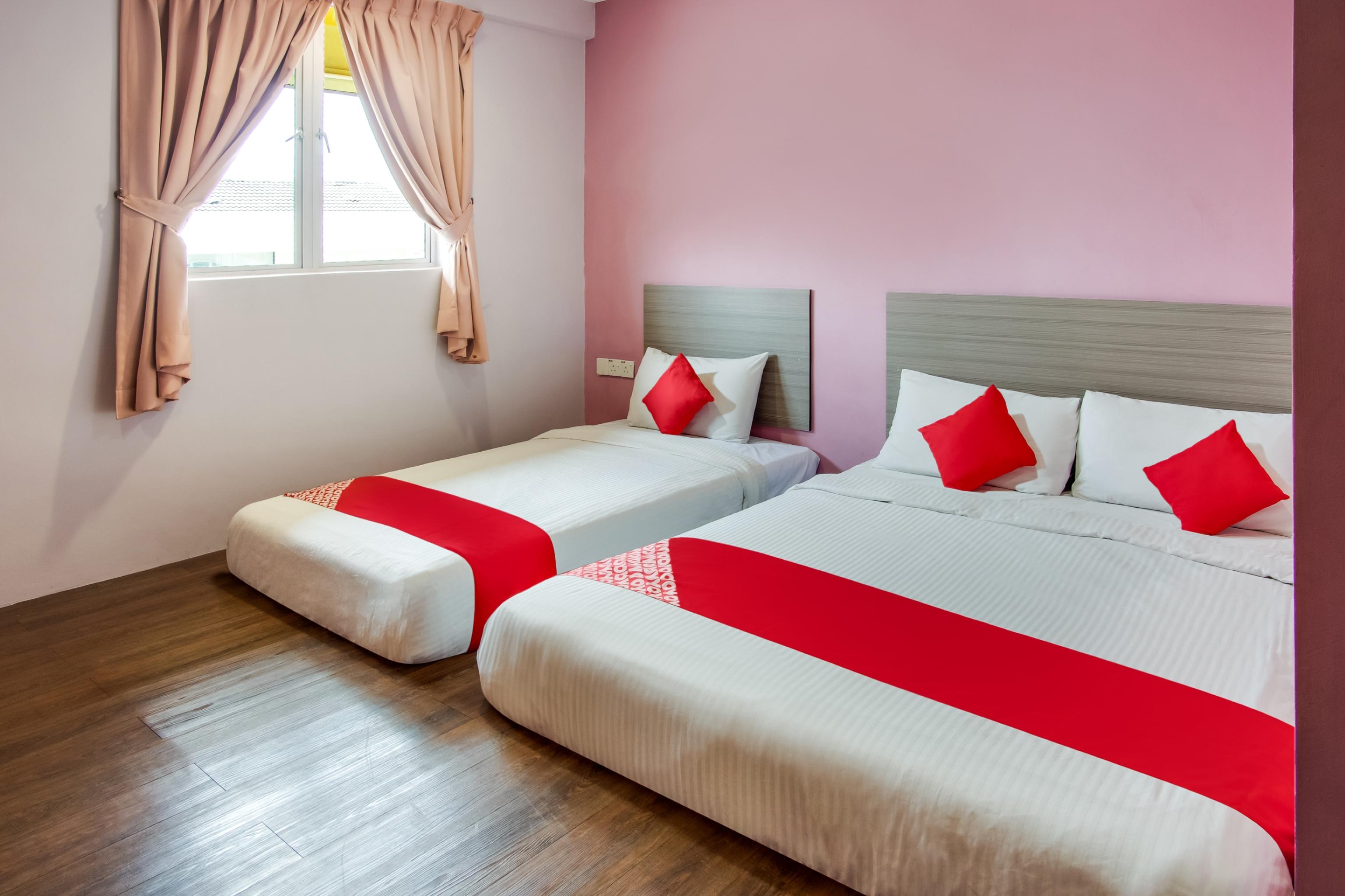 Oyo 89480 Dream House Hotel Секудаи Экстерьер фото