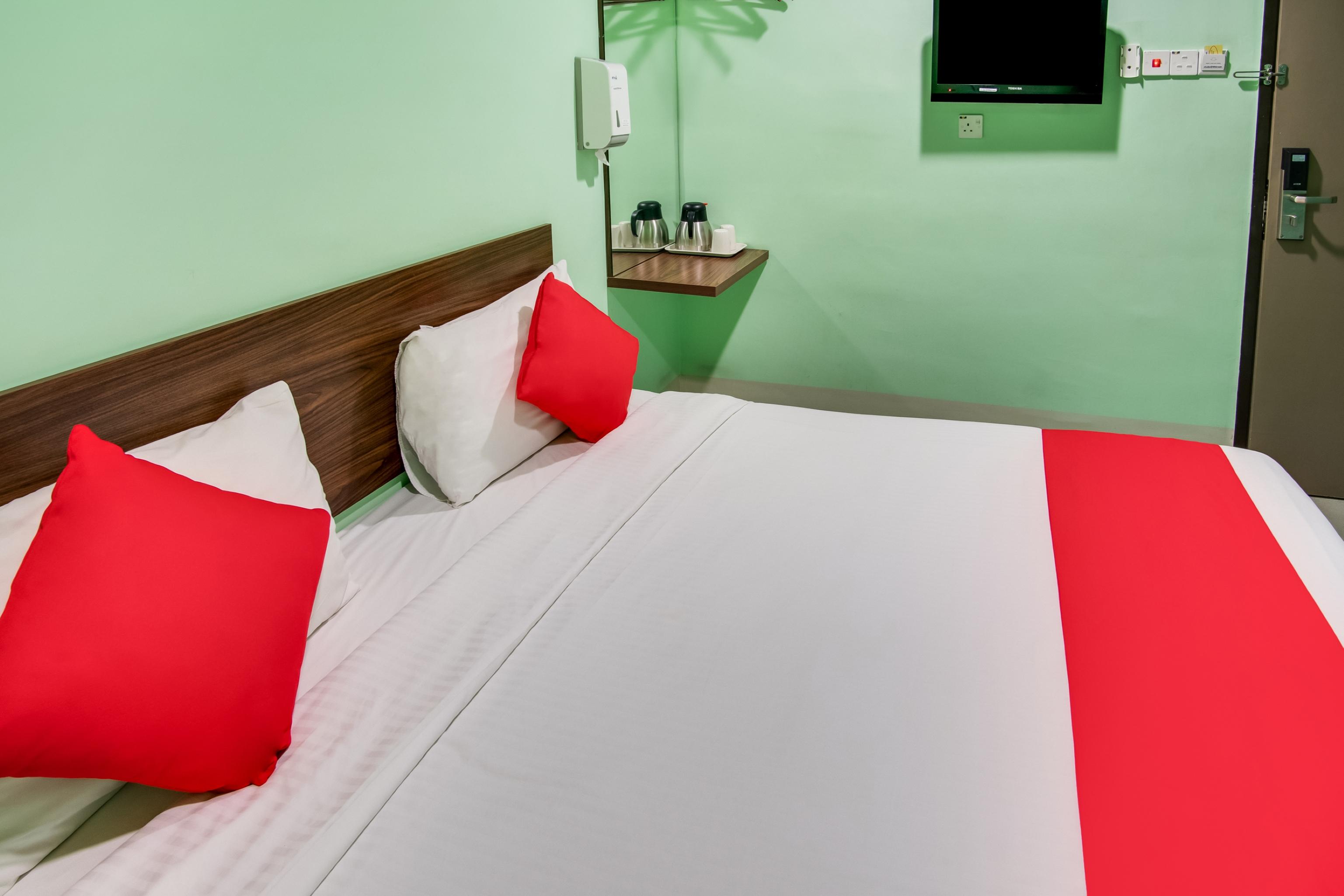 Oyo 89480 Dream House Hotel Секудаи Экстерьер фото