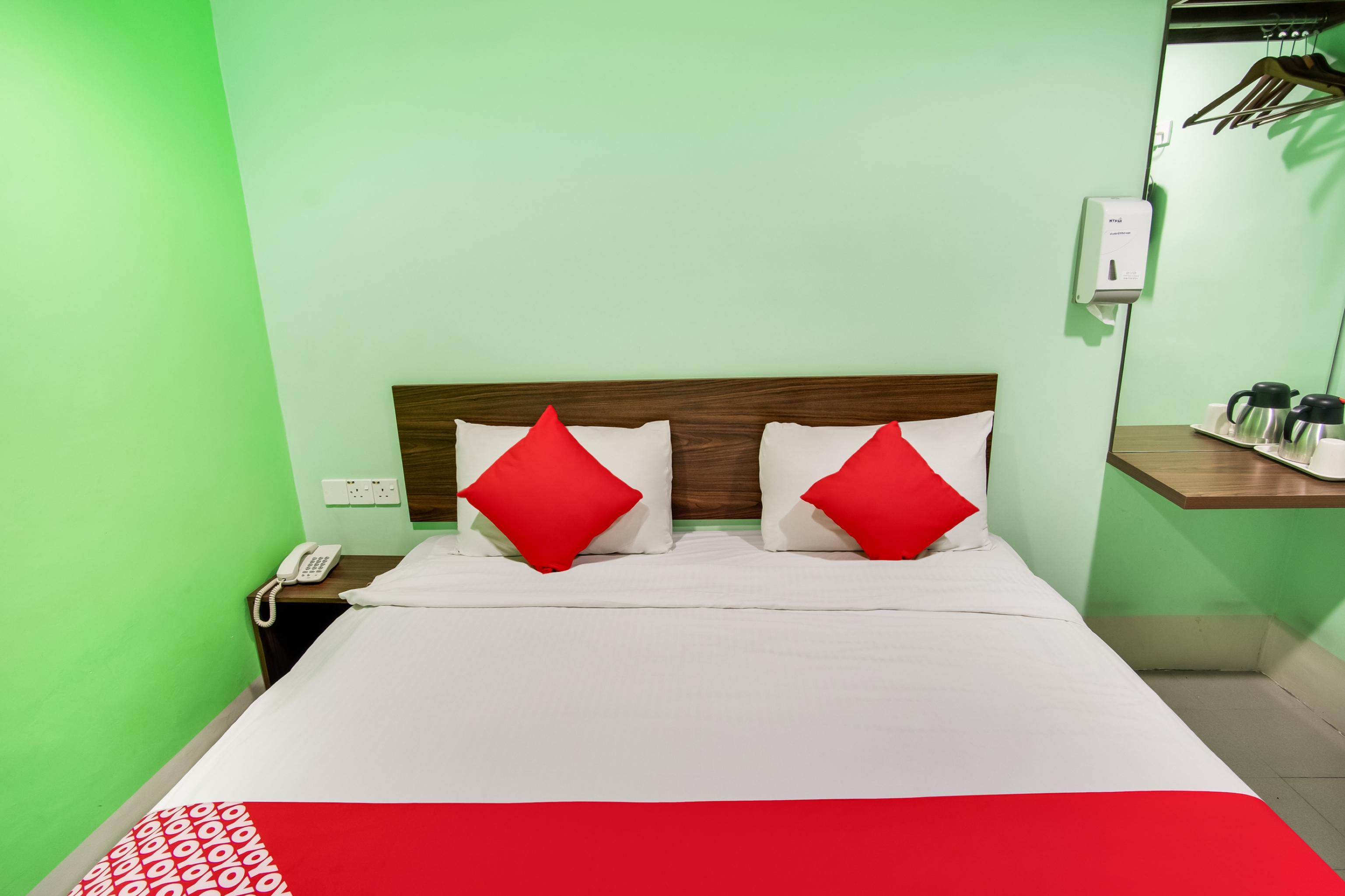 Oyo 89480 Dream House Hotel Секудаи Экстерьер фото