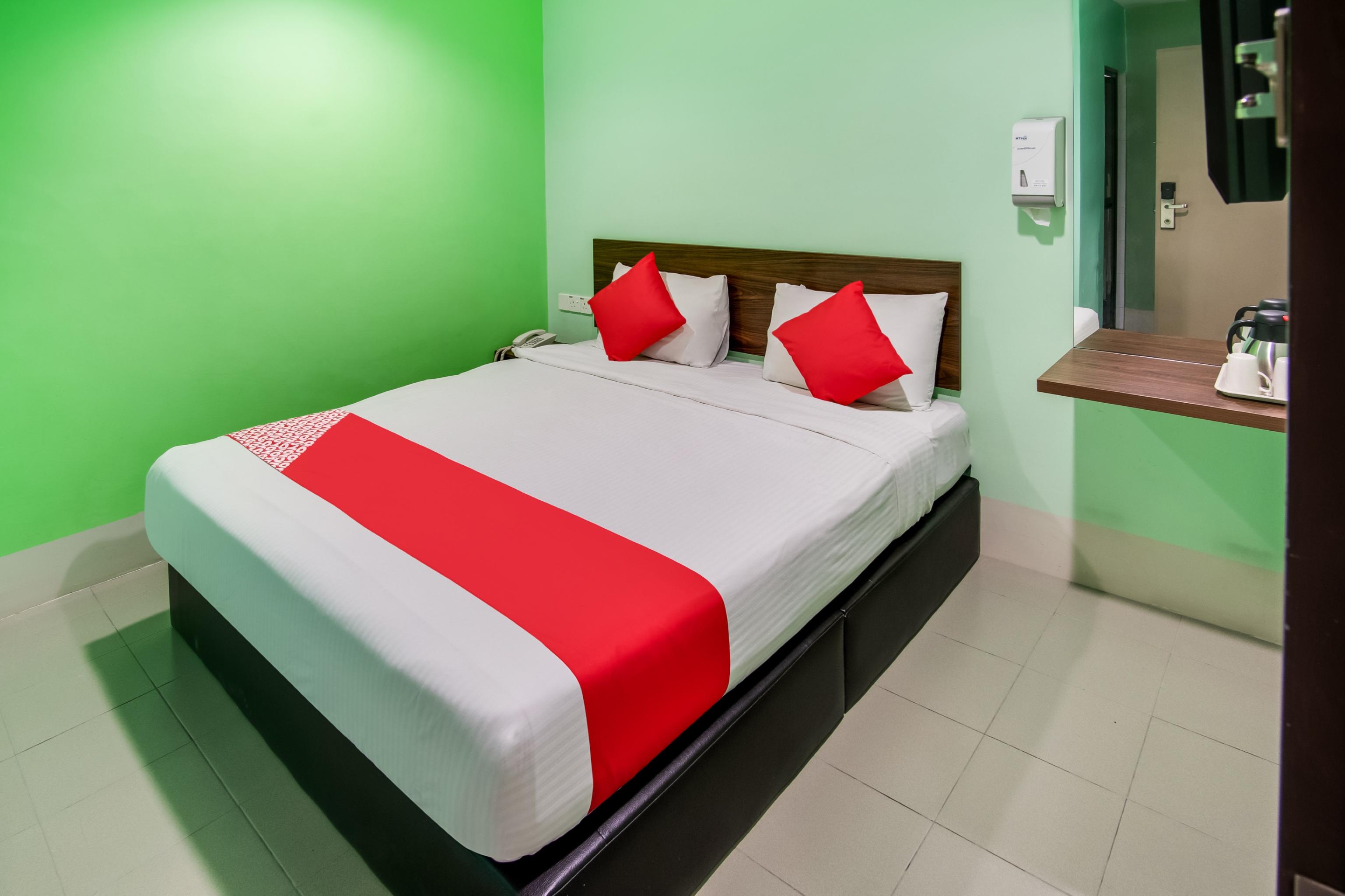 Oyo 89480 Dream House Hotel Секудаи Экстерьер фото
