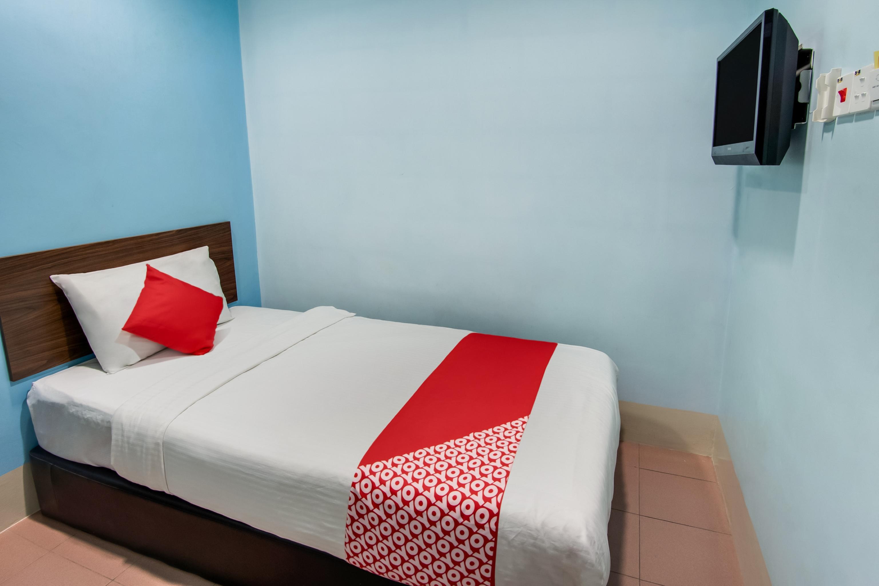 Oyo 89480 Dream House Hotel Секудаи Экстерьер фото