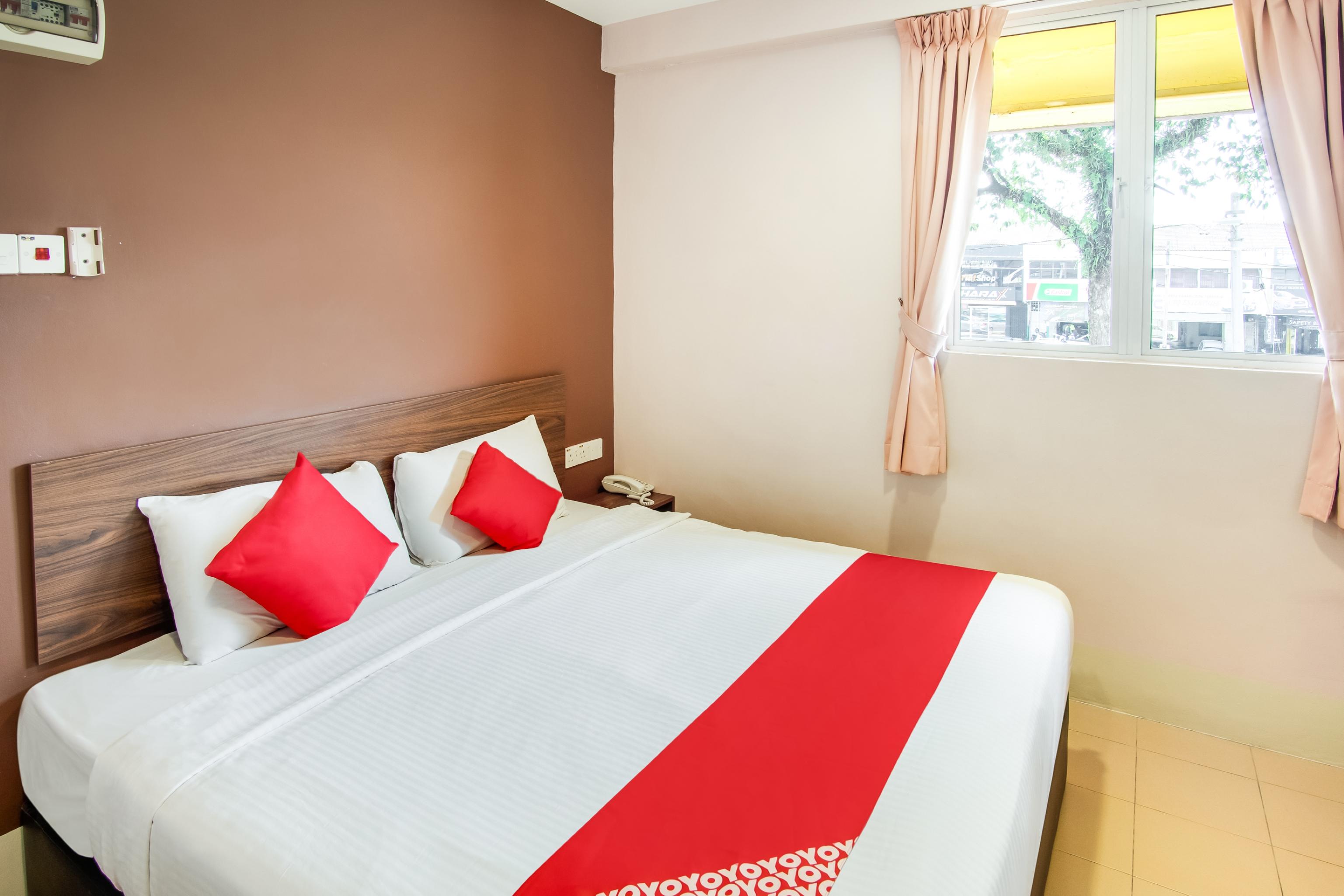 Oyo 89480 Dream House Hotel Секудаи Экстерьер фото
