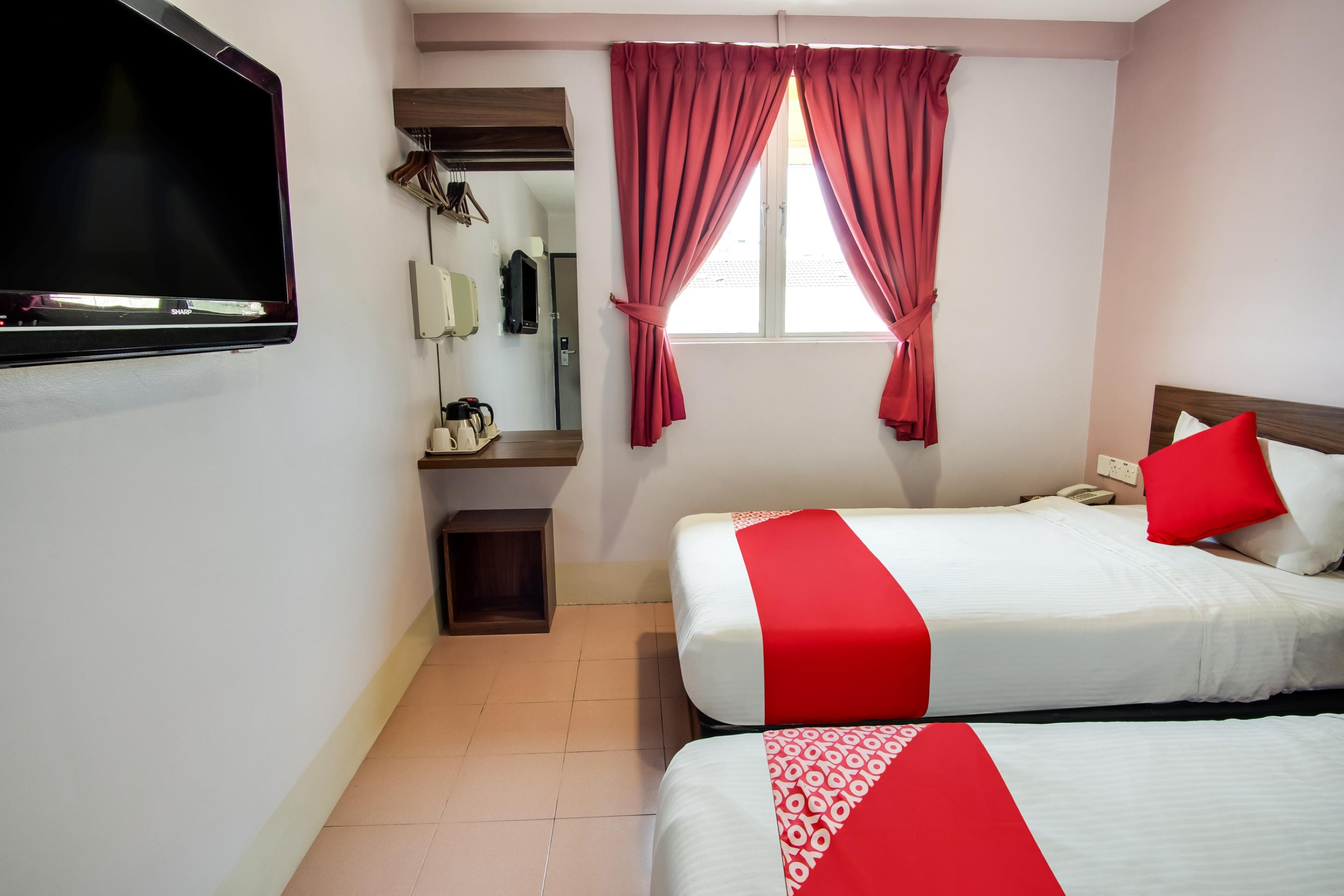Oyo 89480 Dream House Hotel Секудаи Экстерьер фото