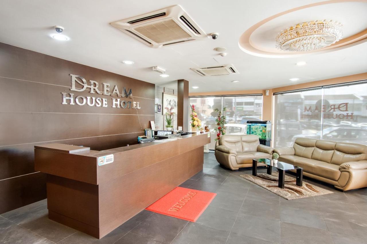 Oyo 89480 Dream House Hotel Секудаи Экстерьер фото