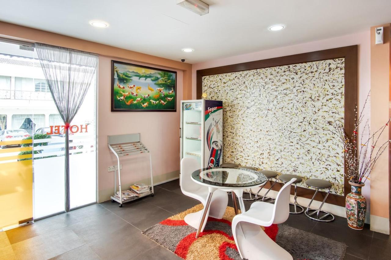 Oyo 89480 Dream House Hotel Секудаи Экстерьер фото